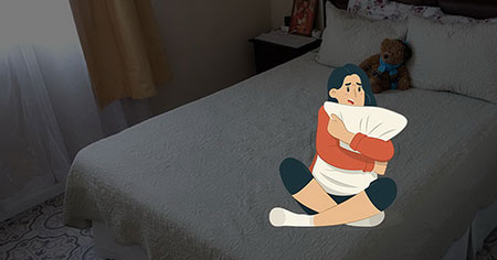 Cómo identificar una crisis de pánico Mujer con las manos en el pecho durante una crisis de ansiedad intensa
