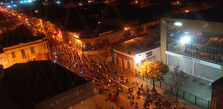 El estallido social como consecuencia de las protestas Las manifestaciones sociales comenzaron de pequeños grupos formando un estallido social
