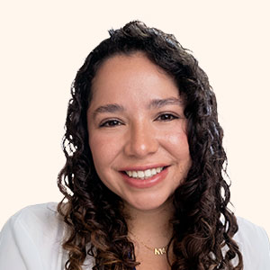 Psiquiatra, con Diplomado de postítulo Salud Mental y Psiquiatría Comunitaria Psiquiatra Natalia Karina Elgueta Ortiz, con Diplomado de postítulo Salud Mental y Psiquiatría Comunitaria