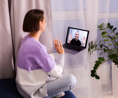 Las sesiones serán conducidas por un profesional en formación que está realizando su práctica profesional en el ámbito de la psicología Proporciona un espacio de psicoterapia accesible a aquellas personas que necesitan tratamiento psicológico
